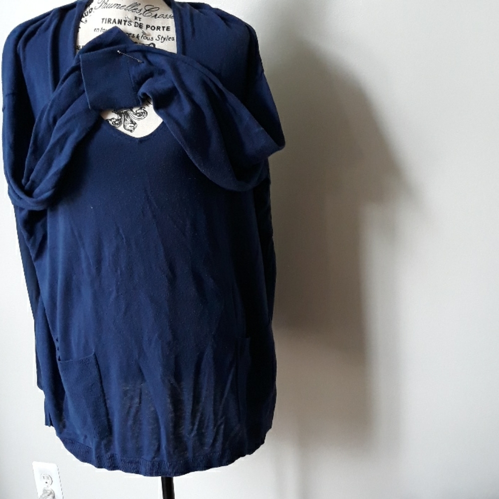 This sweater blouse with silk back